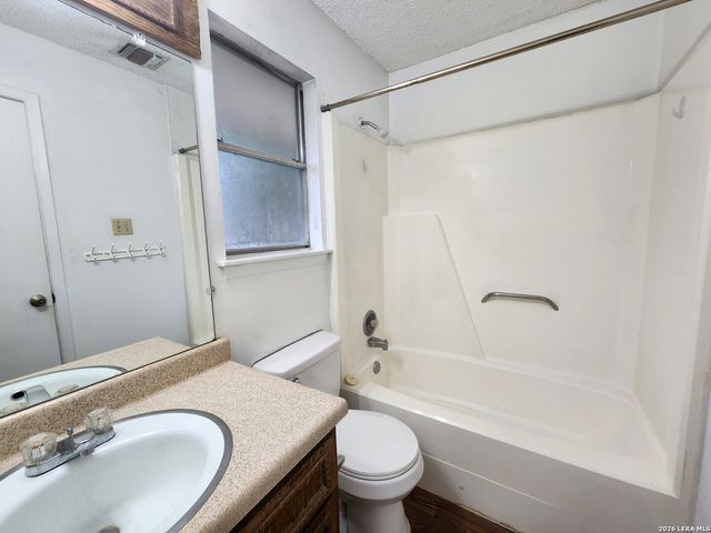317 Briarwood Dr, New Braunfels, TX 78130