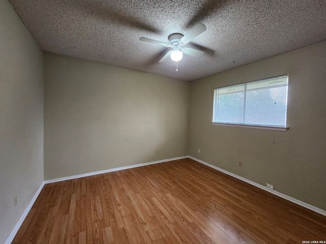 317 Briarwood Dr, New Braunfels, TX 78130
