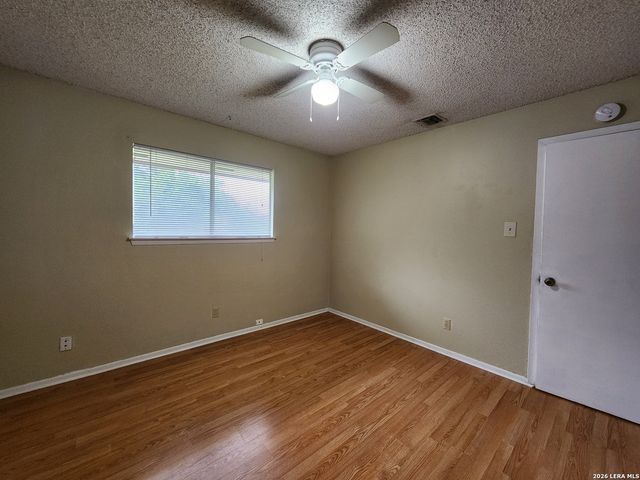 317 Briarwood Dr, New Braunfels, TX 78130