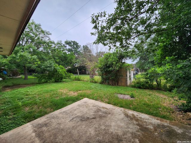 317 Briarwood Dr, New Braunfels, TX 78130