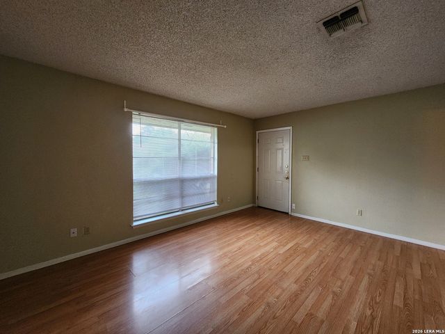 317 Briarwood Dr, New Braunfels, TX 78130
