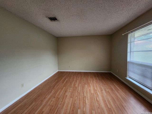 317 Briarwood Dr, New Braunfels, TX 78130