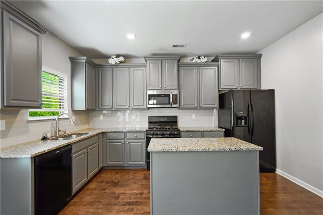 3883 Okefenokee Ridge, Loganville, GA 30052