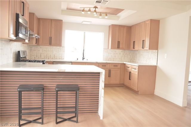 5028 Meadow Grove Court, Las Vegas, NV 89120