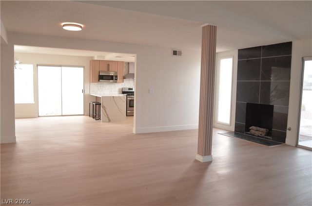 5028 Meadow Grove Court, Las Vegas, NV 89120