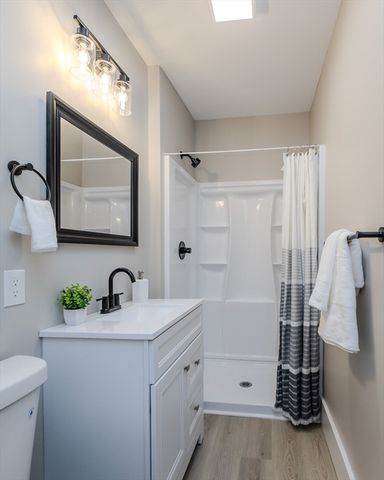 27 Ormond St, Springfield, MA 01108