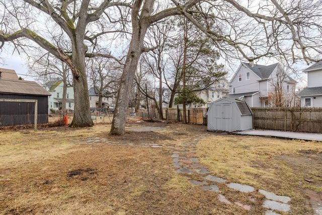 27 Ormond St, Springfield, MA 01108