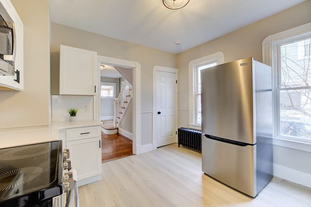 27 Ormond St, Springfield, MA 01108