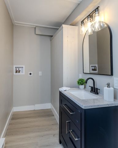 27 Ormond St, Springfield, MA 01108