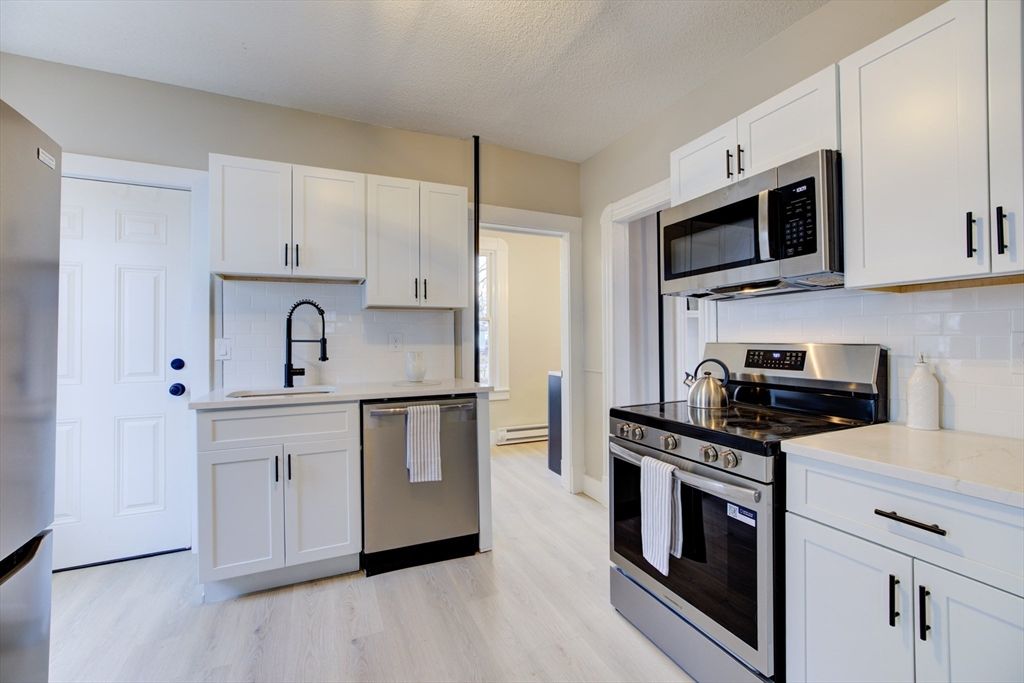 27 Ormond St, Springfield, MA 01108