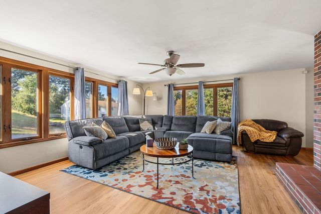25 Belli Ave, Fitchburg, MA 01420