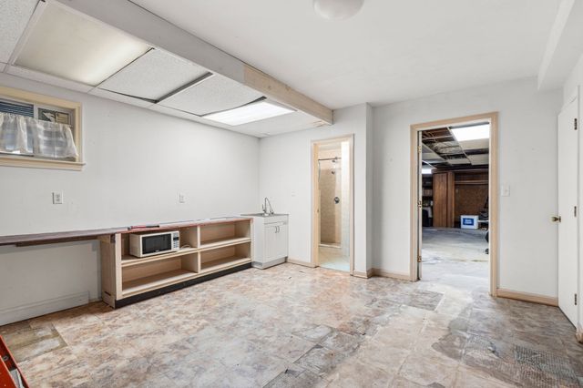 25 Belli Ave, Fitchburg, MA 01420