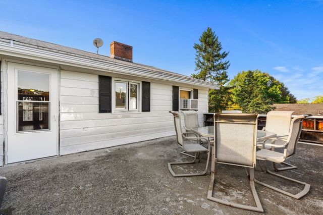25 Belli Ave, Fitchburg, MA 01420