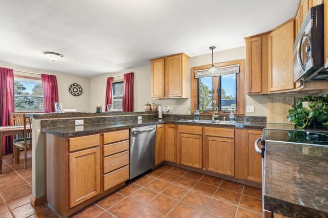 25 Belli Ave, Fitchburg, MA 01420