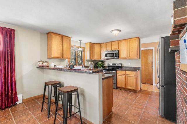 25 Belli Ave, Fitchburg, MA 01420