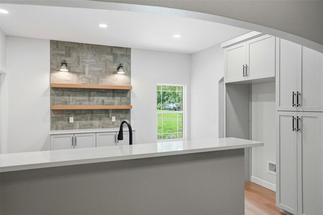 352 GARFIELD, Masaryktown, FL 34604