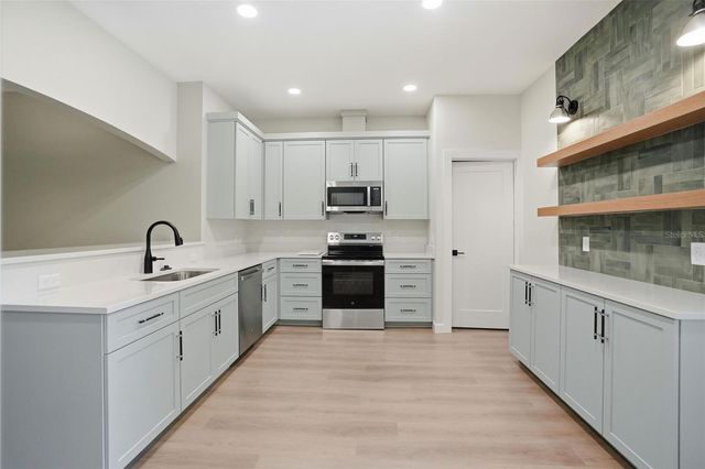 352 GARFIELD, Masaryktown, FL 34604