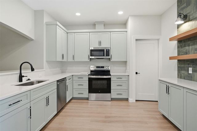 352 GARFIELD, Masaryktown, FL 34604