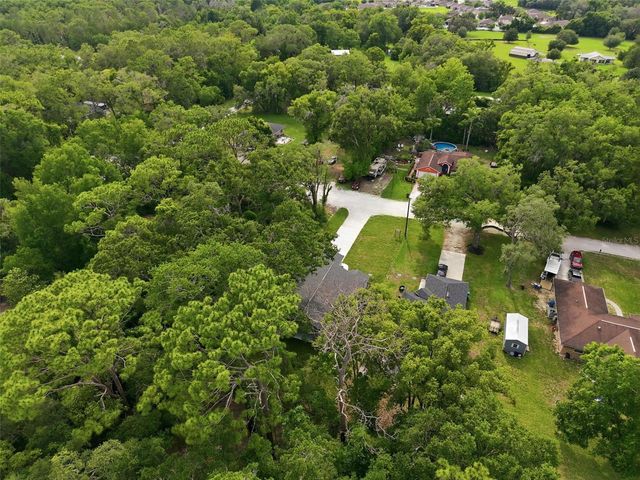 352 GARFIELD, Masaryktown, FL 34604