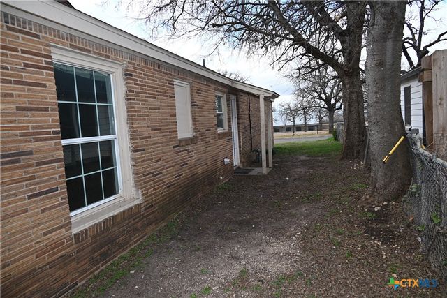 118 N 26th Street, Gatesville, TX 76528