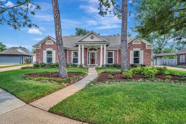 2010 Woodland Haven Road, Houston, TX 77062