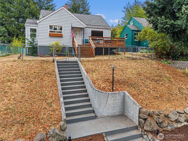 224 Bremerton Boulevard W, Bremerton, WA 98312