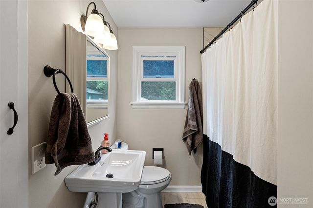 224 Bremerton Boulevard W, Bremerton, WA 98312