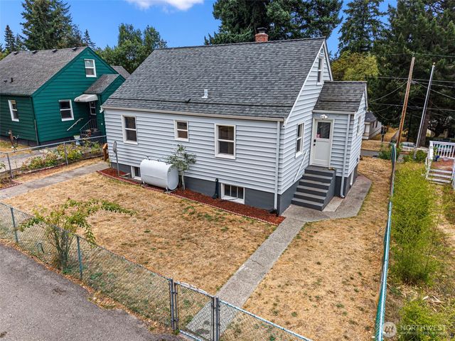 224 Bremerton Boulevard W, Bremerton, WA 98312