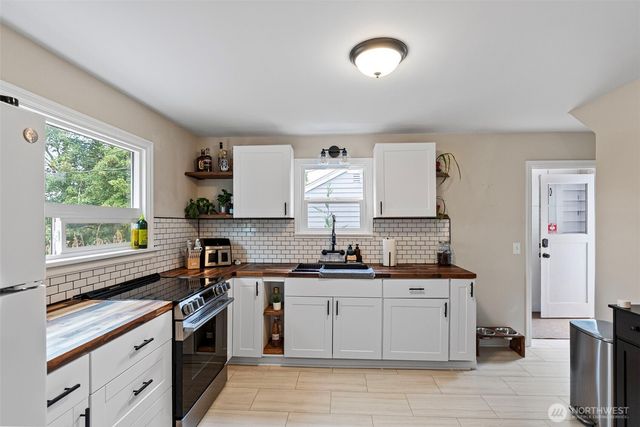 224 Bremerton Boulevard W, Bremerton, WA 98312
