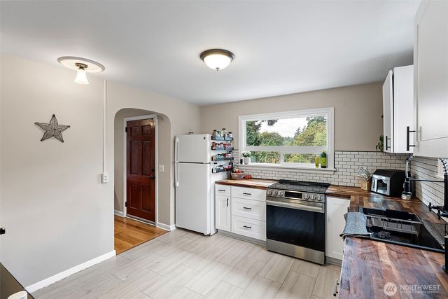 224 Bremerton Boulevard W, Bremerton, WA 98312