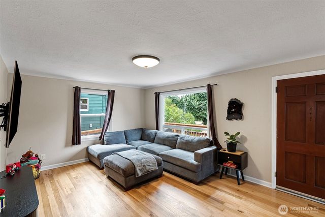 224 Bremerton Boulevard W, Bremerton, WA 98312