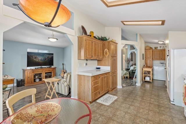 2280 E Valley Parkway 4, Escondido, CA 92027