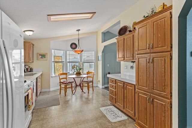 2280 E Valley Parkway 4, Escondido, CA 92027