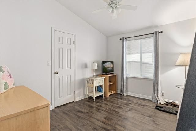 2280 E Valley Parkway 4, Escondido, CA 92027