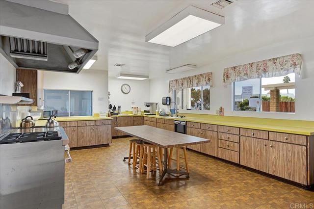 2280 E Valley Parkway 4, Escondido, CA 92027