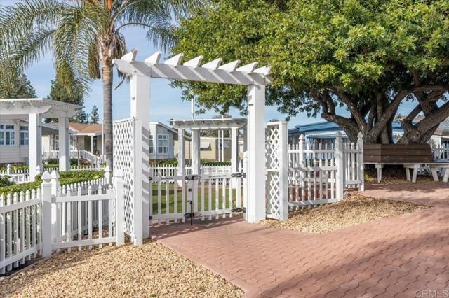 2280 E Valley Parkway 4, Escondido, CA 92027