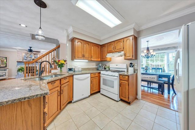 2865 Tulip LN, Vinton, VA 24179