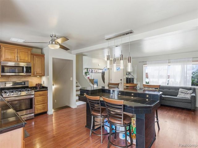 2743 Pall Mall Drive, Sterling Heights, MI 48310