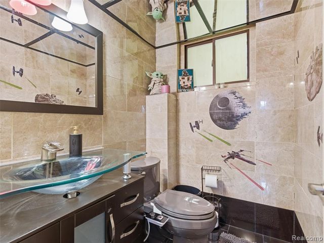 2743 Pall Mall Drive, Sterling Heights, MI 48310