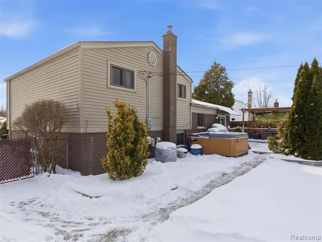 2743 Pall Mall Drive, Sterling Heights, MI 48310