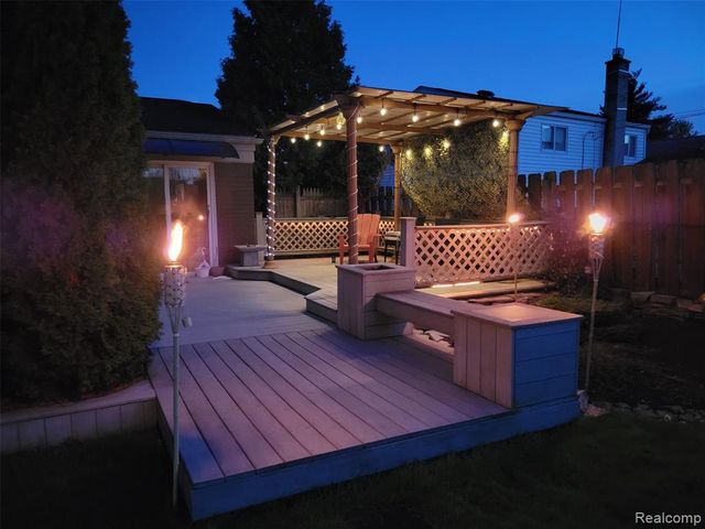 2743 Pall Mall Drive, Sterling Heights, MI 48310