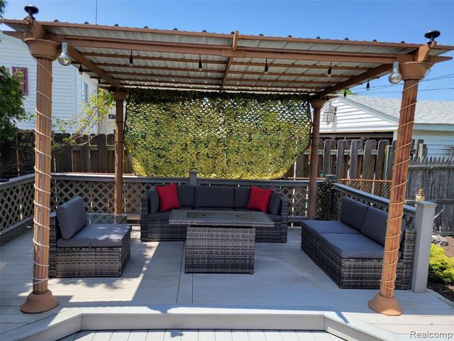 2743 Pall Mall Drive, Sterling Heights, MI 48310