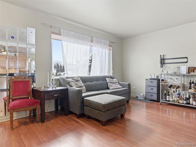 2743 Pall Mall Drive, Sterling Heights, MI 48310