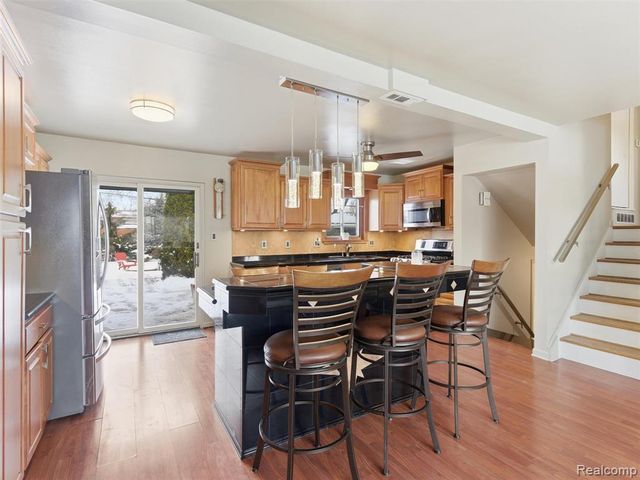 2743 Pall Mall Drive, Sterling Heights, MI 48310