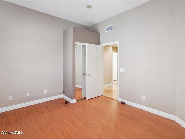 6980 W ROSE GARDEN Lane, Glendale, AZ 85308