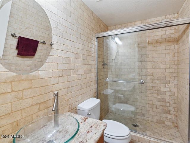 6980 W ROSE GARDEN Lane, Glendale, AZ 85308