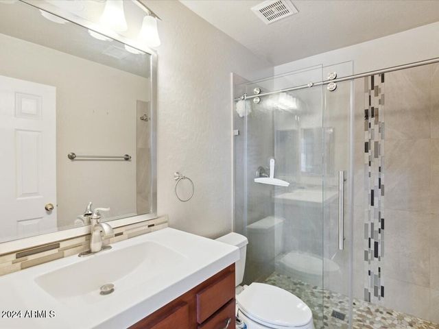 6980 W ROSE GARDEN Lane, Glendale, AZ 85308