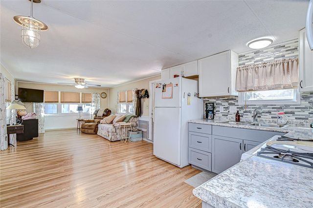 39107 HILLCREST DRIVE, Zephyrhills, FL 33542