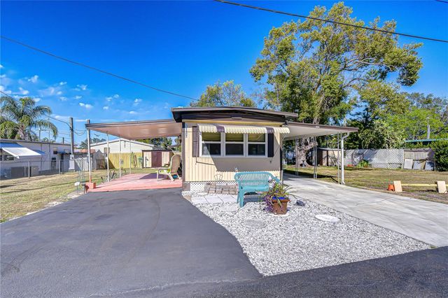 39107 HILLCREST DRIVE, Zephyrhills, FL 33542