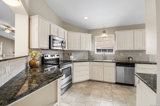 419 Fitch, Kerrville, TX 78028